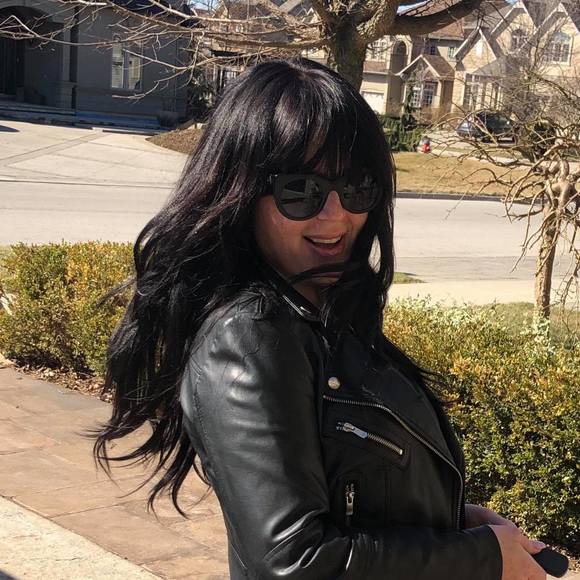 Meet your Posher, Cate - Picture 1 of 2